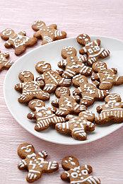 复古画风第一人称幸存者新游《bloodshed》上市宣传片